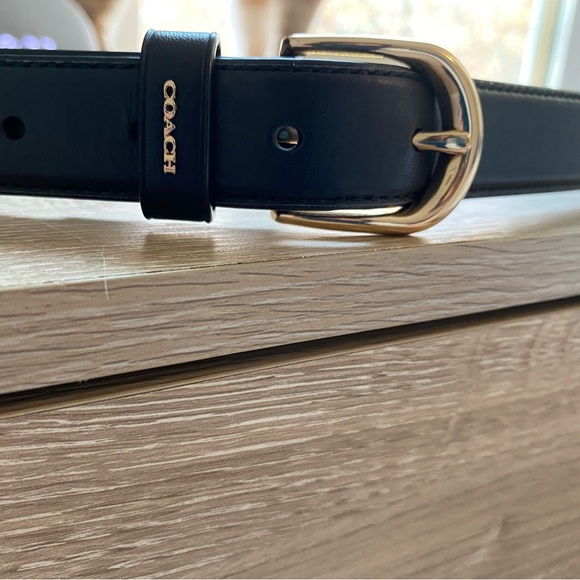 Women’s Coach Black Leather Belt - Picture 2 of 8